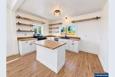 303 W Water St, Stayton, OR 97383 - Photo 8