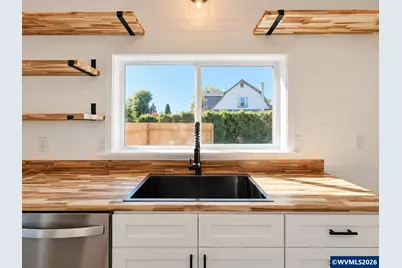 303 W Water St, Stayton, OR 97383 - Photo 10