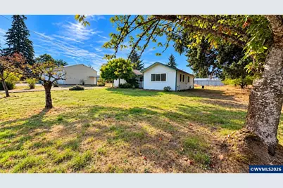 38140 Weirich Dr, Lebanon, OR 97355 - Photo 1