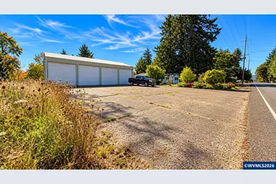 38140 Weirich Dr, Lebanon, OR 97355 - Photo 2