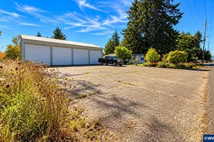 38140 Weirich Dr, Lebanon, OR 97355 - Photo 2