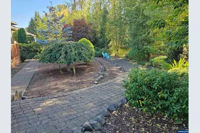 1395 West Meadows Dr NW, Salem, OR 97304 - Photo 36