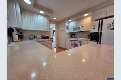 6425 Castle Lake Ct N, Keizer, OR 97303 - Photo 12