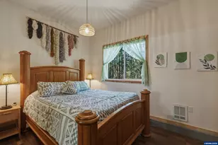 140720 Crescent Moon Dr, Crescent Lake, OR 97733 - Photo 24