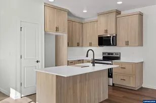 1524 Brown St, Woodburn, OR 97071 - Photo 10