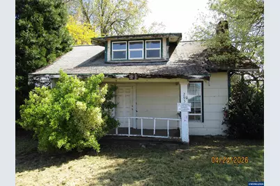 295 S 3rd St, Harrisburg, OR 97446 - Photo 1