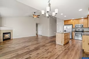 197 NW Bonanza Ave, Dallas, OR 97338 - Photo 10