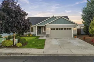197 NW Bonanza Ave, Dallas, OR 97338 - Photo 2