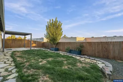 197 NW Bonanza Av, Dallas, OR 97338 - Photo 32