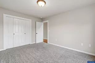 197 NW Bonanza Ave, Dallas, OR 97338 - Photo 16