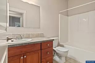 211 Silver (2H) St, Silverton, OR 97381 - Photo 22