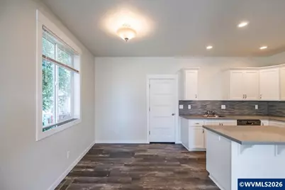 60 N 8th St, Lebanon, OR 97355 - Photo 8