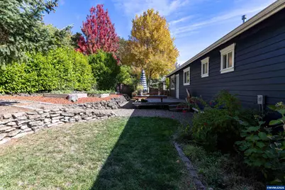 583 Canberra Dr, Philomath, OR 97330 - Photo 38