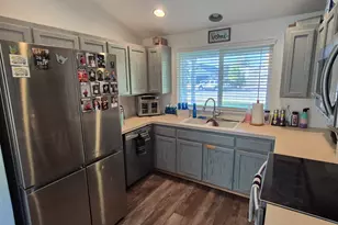 1023 Randall Way, Independence, OR 97351 - Photo 8