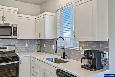 5633 Earth Pl NE, Salem, OR 97305 - Photo 16
