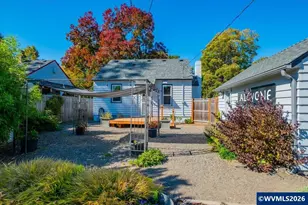 2070 19th St NE, Salem, OR 97301 - Photo 40