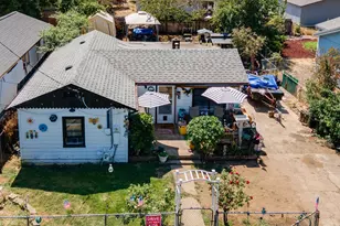 844 NE Johnson St, Myrtle Creek, OR 97457 - Photo 1