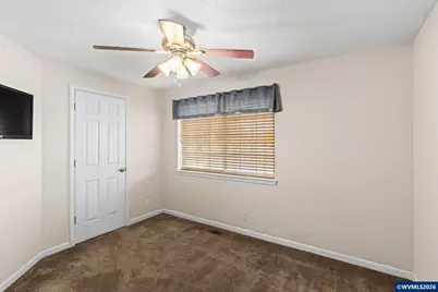 18 Village Lp, Creswell, OR 97426 - Photo 16