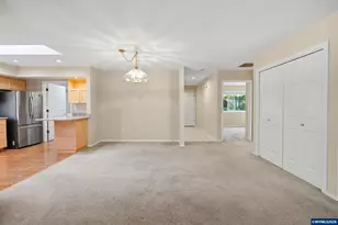 9721 SW Tualatin Rd, Tualatin, OR 97062 - Photo 10