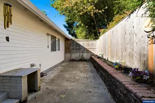 9721 SW Tualatin Rd, Tualatin, OR 97062 - Photo 32