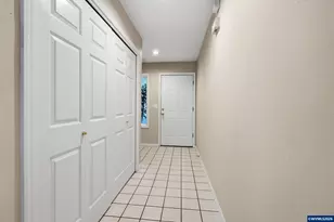 9721 SW Tualatin Rd, Tualatin, OR 97062 - Photo 6