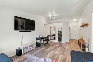 542 Ashley Ct, Jefferson, OR 97352 - Photo 8