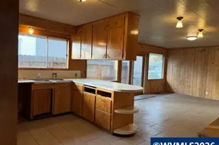 136 NE Ash St, Sheridan, OR 97378 - Photo 10