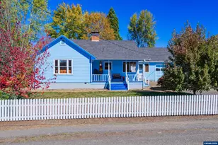 45979 Whiskey Butte Dr, Sweet Home, OR 97386 - Photo 1