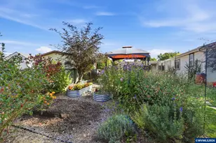 1271 SW Phyllis Dr, McMinnville, OR 97128 - Photo 40