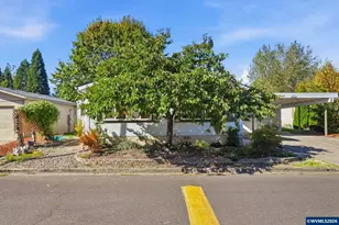 1271 SW Phyllis Dr, McMinnville, OR 97128 - Photo 2