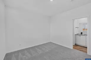 1056 Cardinal St, Woodburn, OR 97071 - Photo 10