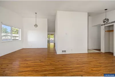 408 W Bishiop Wy, Brownsville, OR 97327 - Photo 4