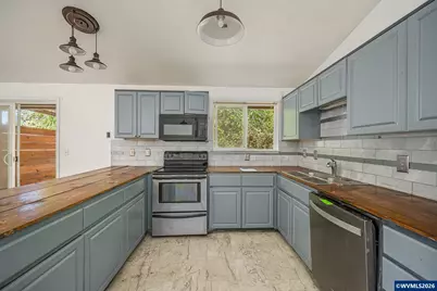 408 W Bishiop Wy, Brownsville, OR 97327 - Photo 12