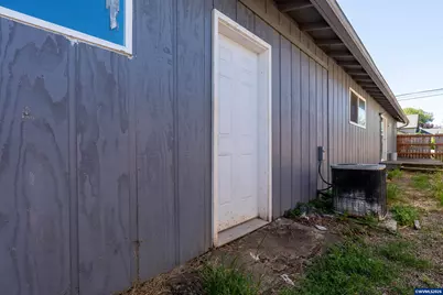 544 SW 1st St St, Sheridan, OR 97378 - Photo 18