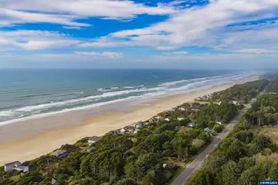 Ne Washington St, Yachats, OR 97498 - Photo 18
