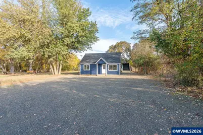 40121 Lacomb Dr, Lebanon, OR 97355 - Photo 2