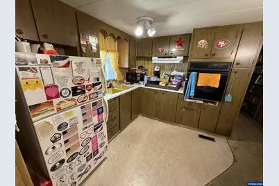 4447 Essex St SE, Salem, OR 97317 - Photo 10