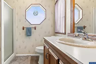 1145 SW Cypress St, McMinnville, OR 97128 - Photo 20