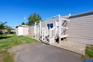 2400 SE Stratus Av, McMinnville, OR 97128 - Photo 4