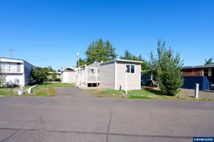 2400 SE Stratus Av, McMinnville, OR 97128 - Photo 2