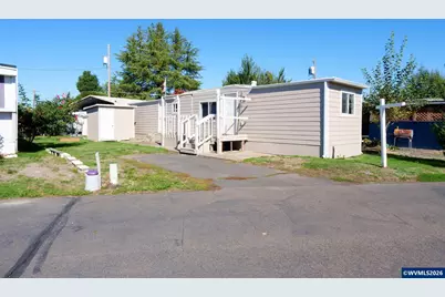 2400 SE Stratus Av, McMinnville, OR 97128 - Photo 1