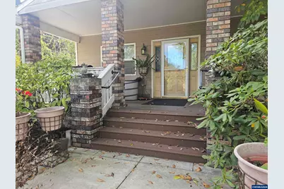 32697 S Meridian Rd, Woodburn, OR 97071 - Photo 2