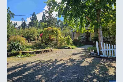32697 S Meridian Rd, Woodburn, OR 97071 - Photo 6