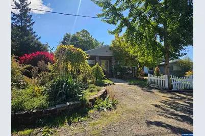 32697 S Meridian Rd, Woodburn, OR 97071 - Photo 1