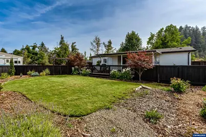 2226 32nd St, Springfield, OR 97477 - Photo 20