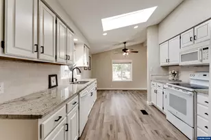 2226 32nd St, Springfield, OR 97477 - Photo 10
