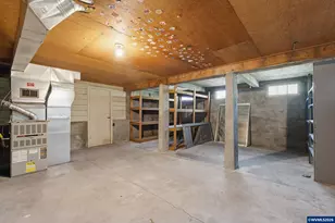 245 SW Linn Pl, Mill City, OR 97360 - Photo 26