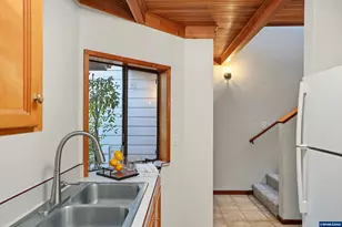 172 NE Powderhorn Dr, Corvallis, OR 97330 - Photo 6