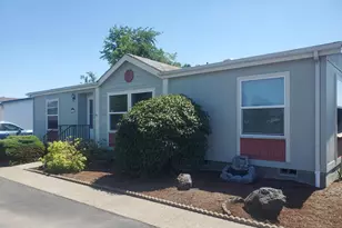 652 Royalty Cir NE, Salem, OR 97301 - Photo 1