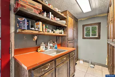 6596 River Rd S, Salem, OR 97306 - Photo 10